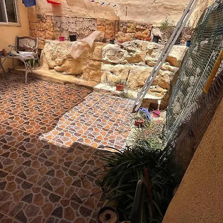In House - Cozy Maltese Maisonette With Private Entrance In Rahal Gdid Penzion Tarxien